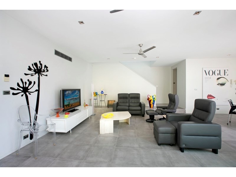 22 Shore Crescent, Bulimba QLD 4171