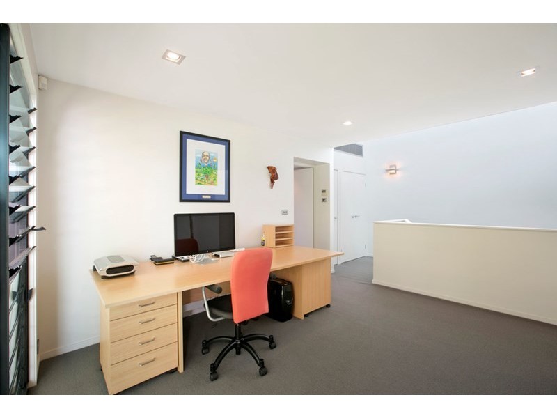 22 Shore Crescent, Bulimba QLD 4171