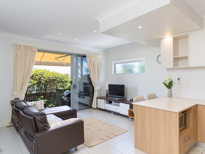 2/105 Thynne Road, Morningside QLD 4170