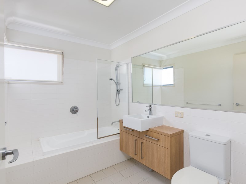 2/105 Thynne Road, Morningside QLD 4170