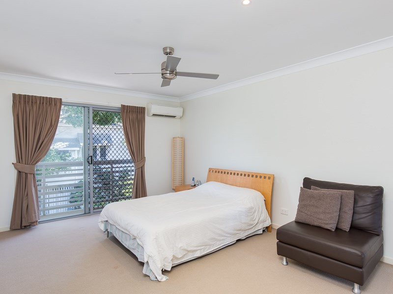 2/105 Thynne Road, Morningside QLD 4170
