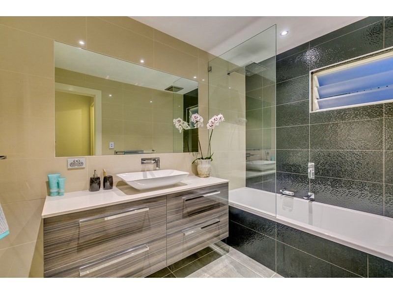 22 Beresford Terrace, Coorparoo QLD 4151