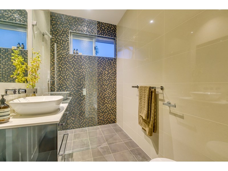 22 Beresford Terrace, Coorparoo QLD 4151