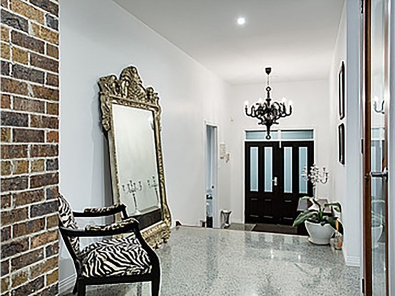 7 Merinda Street, Greenslopes QLD 4120