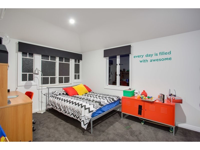 7 Merinda Street, Greenslopes QLD 4120