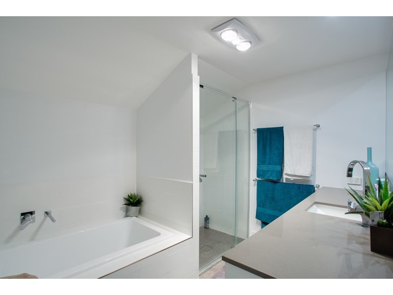 7 Merinda Street, Greenslopes QLD 4120