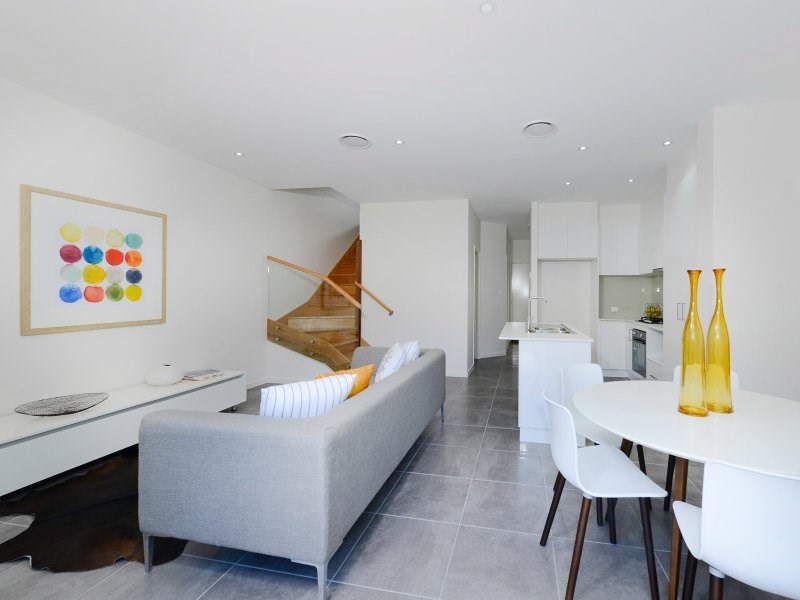 2/20 Moore Street, Morningside QLD 4170