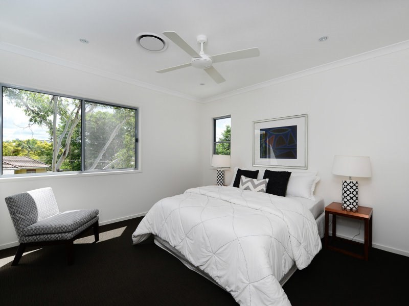 2/20 Moore Street, Morningside QLD 4170