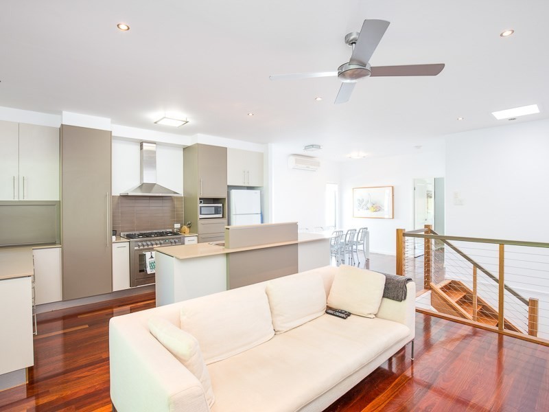 33 Riddell Street, Bulimba QLD 4171