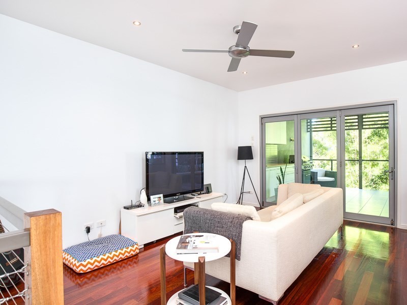 33 Riddell Street, Bulimba QLD 4171