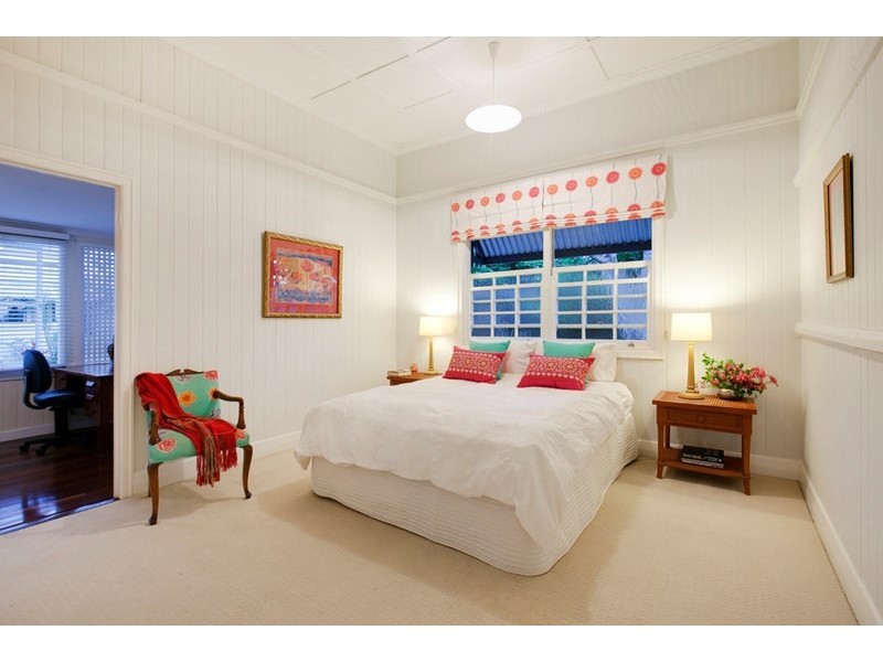 130 Sackville Street, Greenslopes QLD 4120