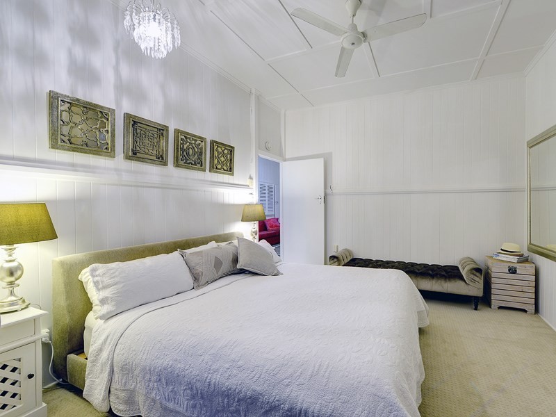 13 Cawmore Road, Hawthorne QLD 4171