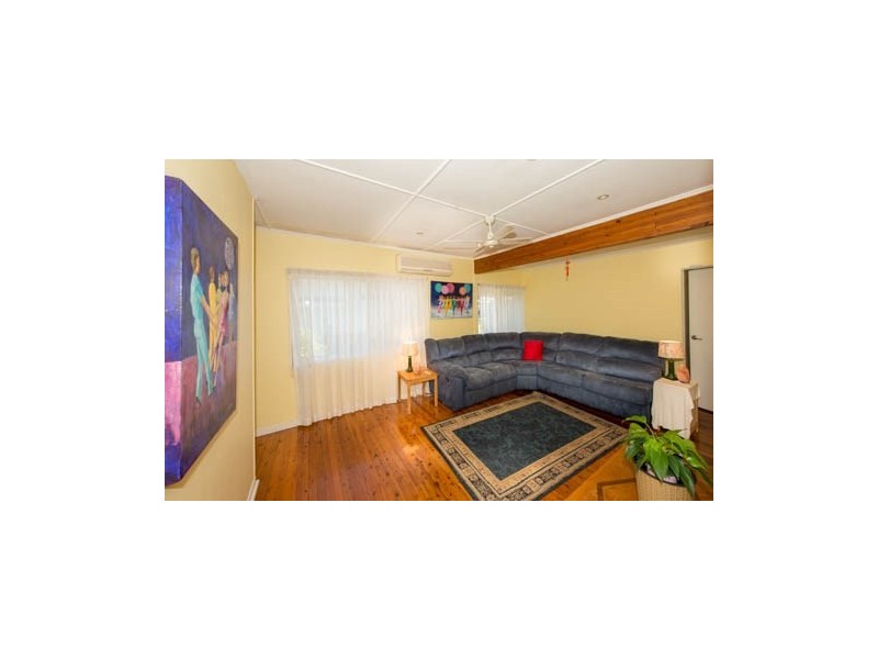 34 Arundal Street, Brighton QLD 4017