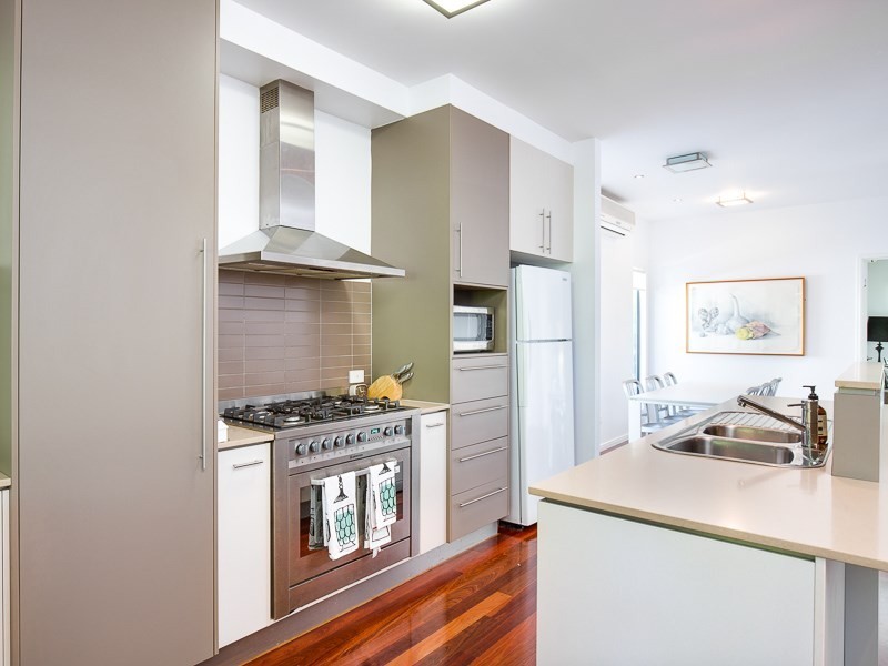 33 Riddell Street, Bulimba QLD 4171