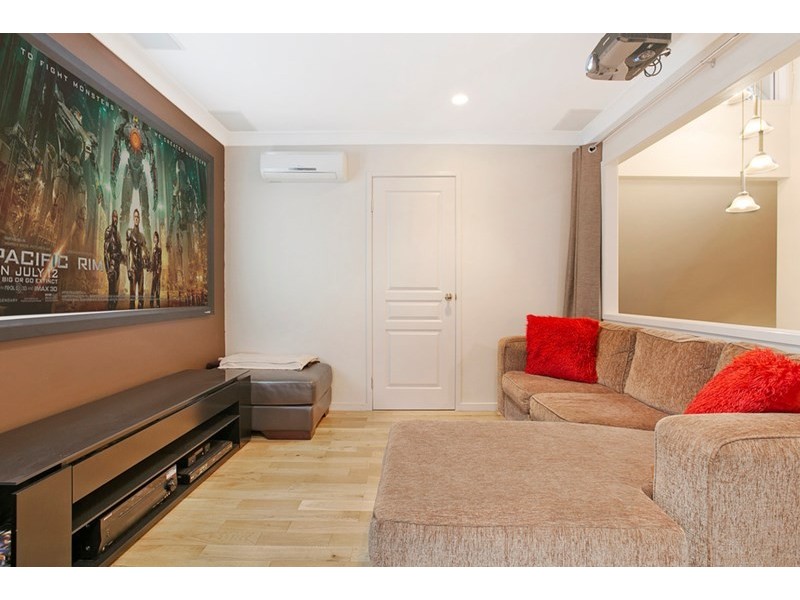 39 Greggor Street, Wynnum West QLD 4178