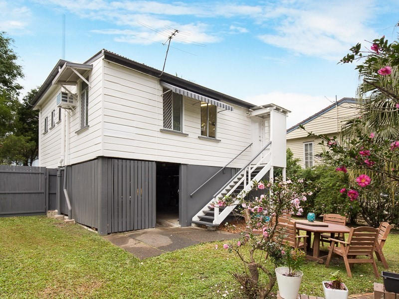 59 Turner Avenue, Fairfield QLD 4103