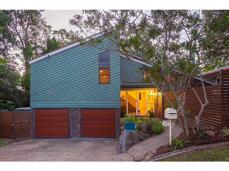 69 Brodie Street, Holland Park West QLD 4121