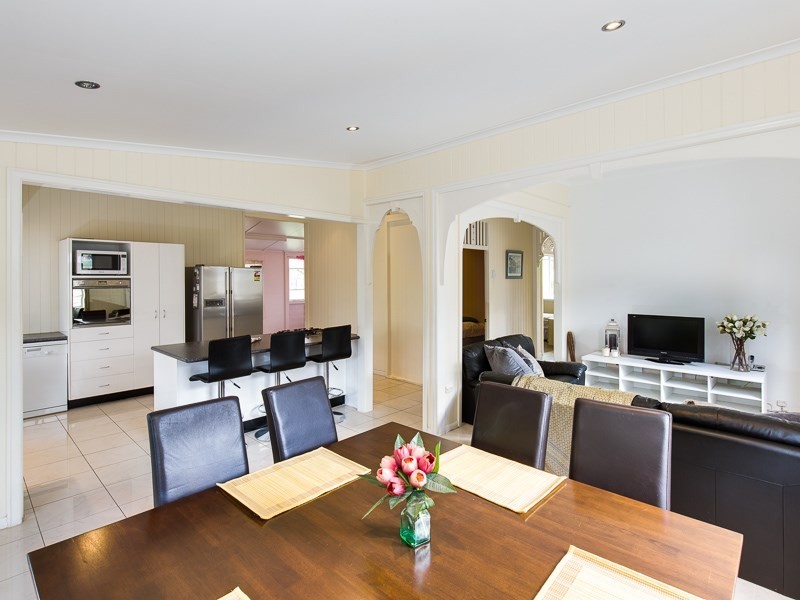 42 Thomas Street, Greenslopes QLD 4120