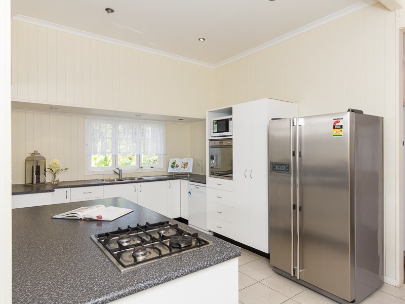 42 Thomas Street, Greenslopes QLD 4120