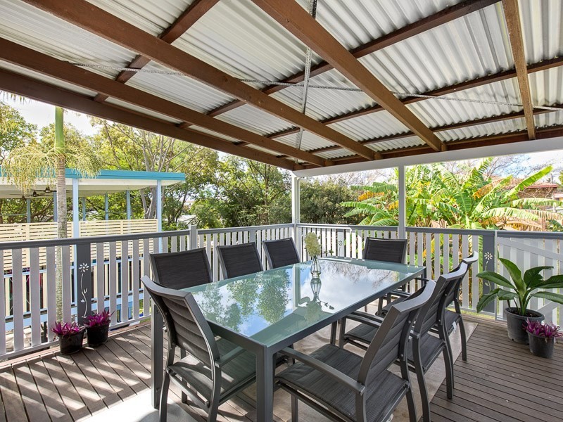 42 Thomas Street, Greenslopes QLD 4120