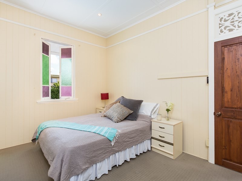 42 Thomas Street, Greenslopes QLD 4120