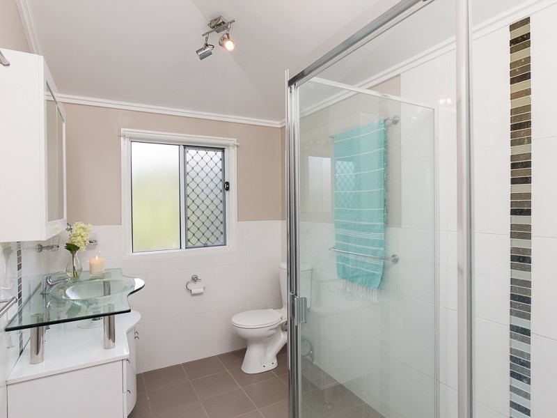 42 Thomas Street, Greenslopes QLD 4120