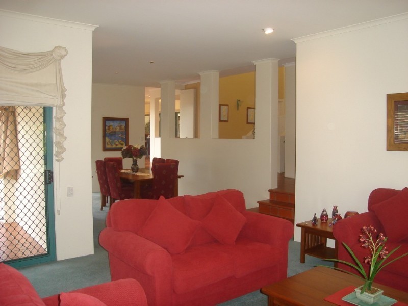 14 Merion Place, Carindale QLD 4152