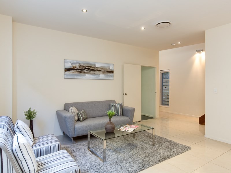 28 Melbourne Avenue, Camp Hill QLD 4152