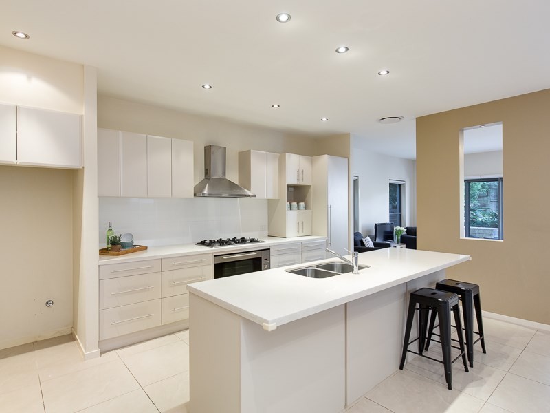 28 Melbourne Avenue, Camp Hill QLD 4152