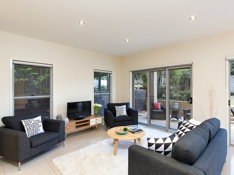 28 Melbourne Avenue, Camp Hill QLD 4152