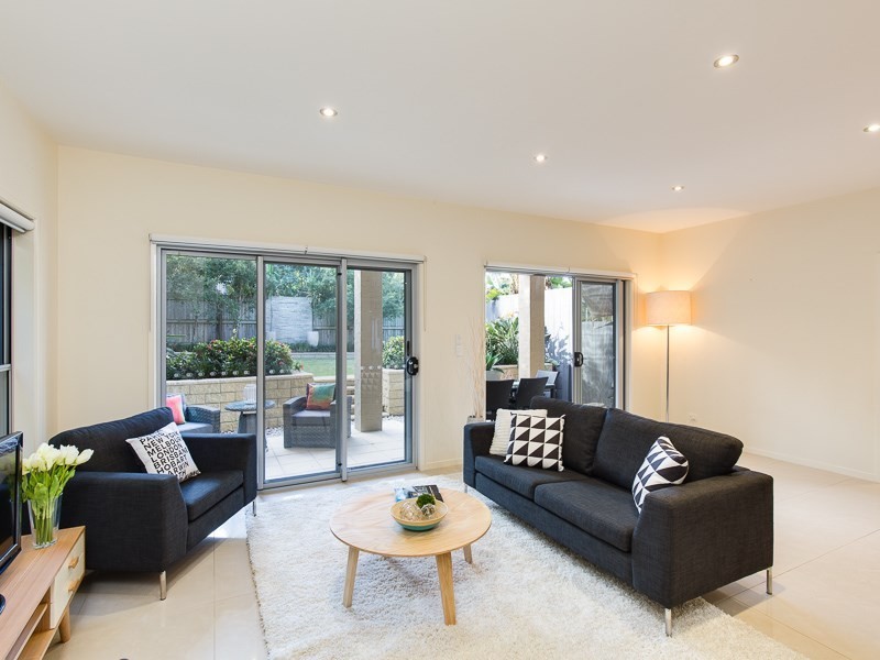 28 Melbourne Avenue, Camp Hill QLD 4152