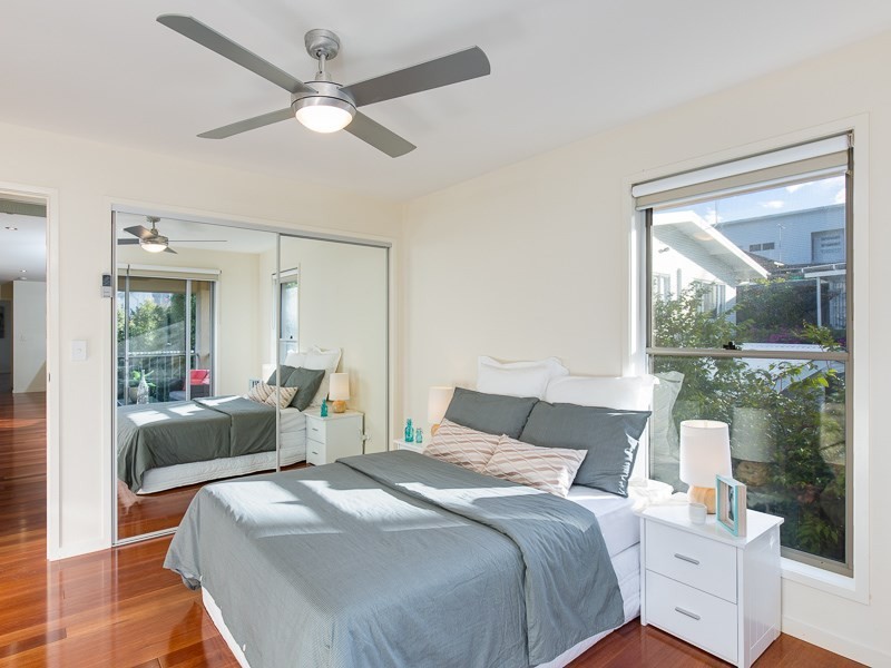 28 Melbourne Avenue, Camp Hill QLD 4152