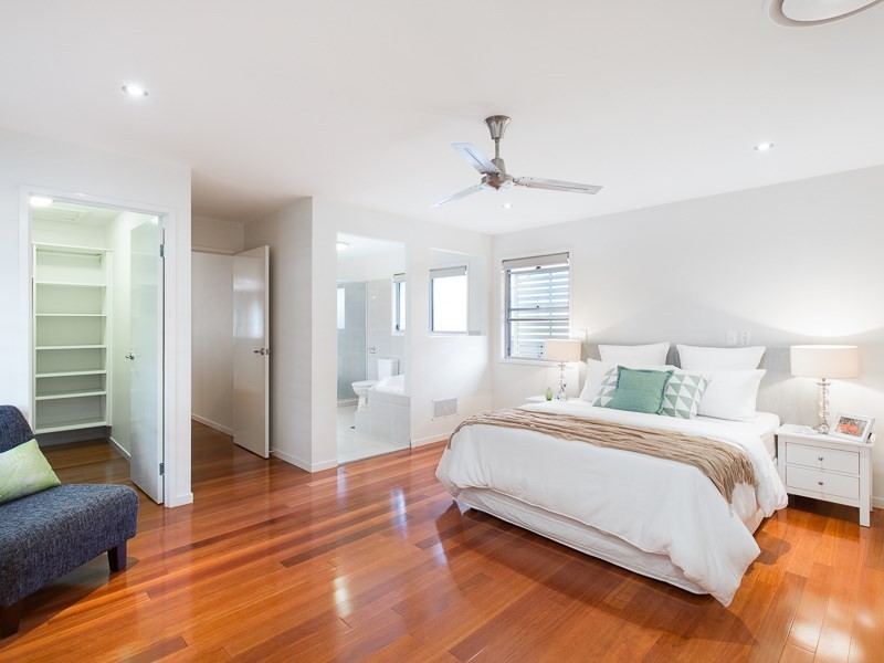 28 Melbourne Avenue, Camp Hill QLD 4152