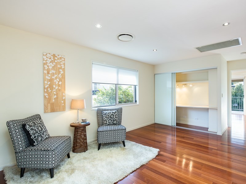 28 Melbourne Avenue, Camp Hill QLD 4152