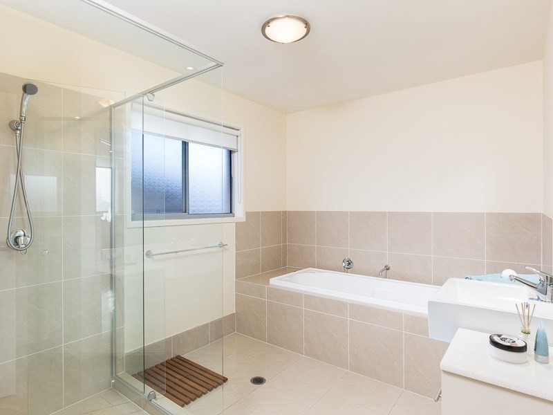 28 Melbourne Avenue, Camp Hill QLD 4152