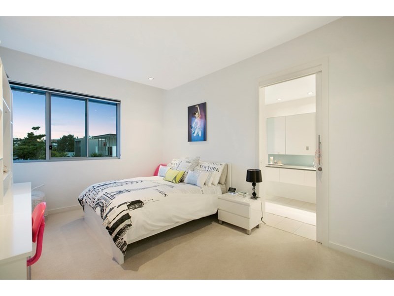 47 Waterline Crescent, Bulimba QLD 4171