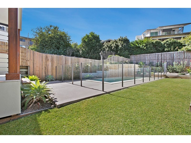 19 Pine Street, Bulimba QLD 4171