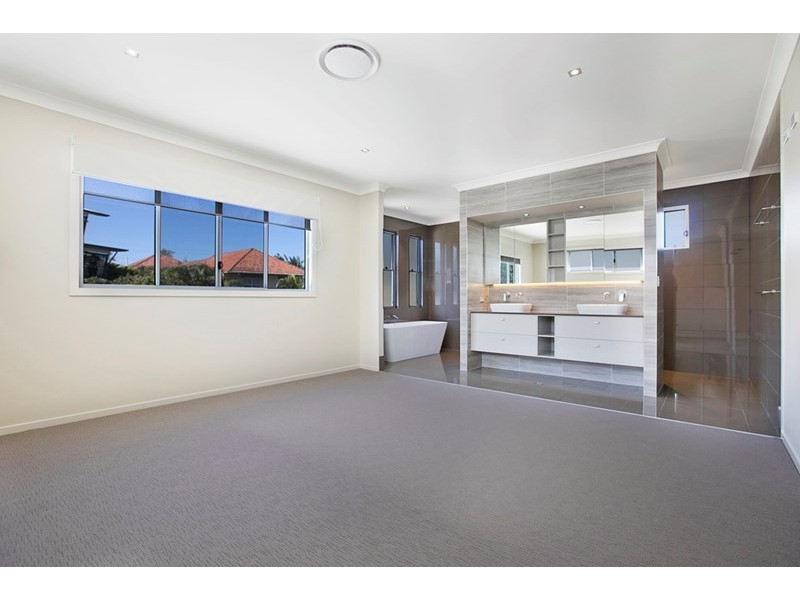 19 Pine Street, Bulimba QLD 4171