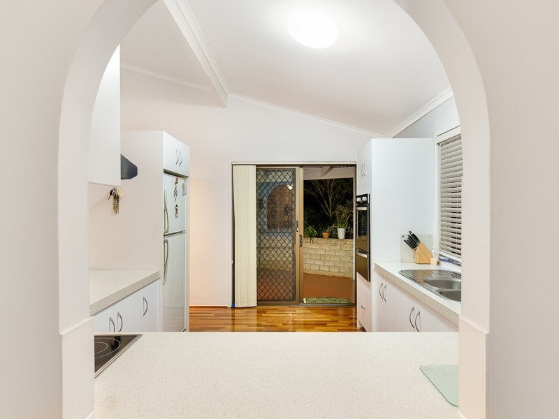 16 Helmsley Court, Carindale QLD 4152