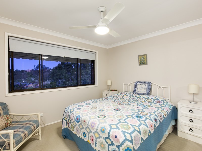 16 Helmsley Court, Carindale QLD 4152