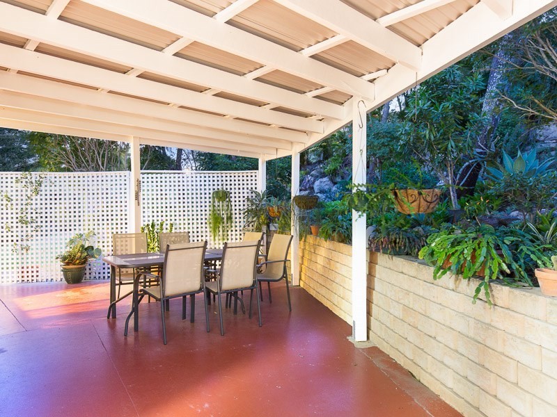 16 Helmsley Court, Carindale QLD 4152