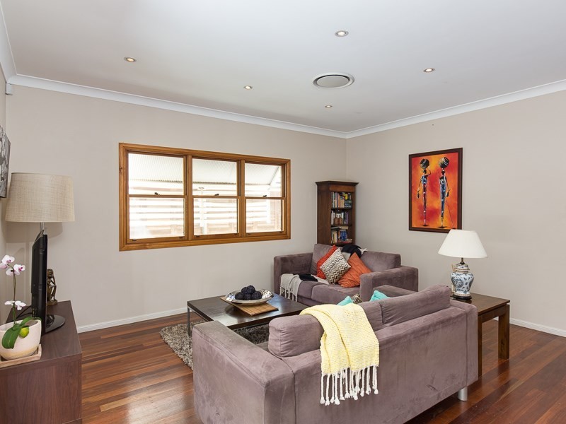 52 Bunowang Street, Balmoral QLD 4171