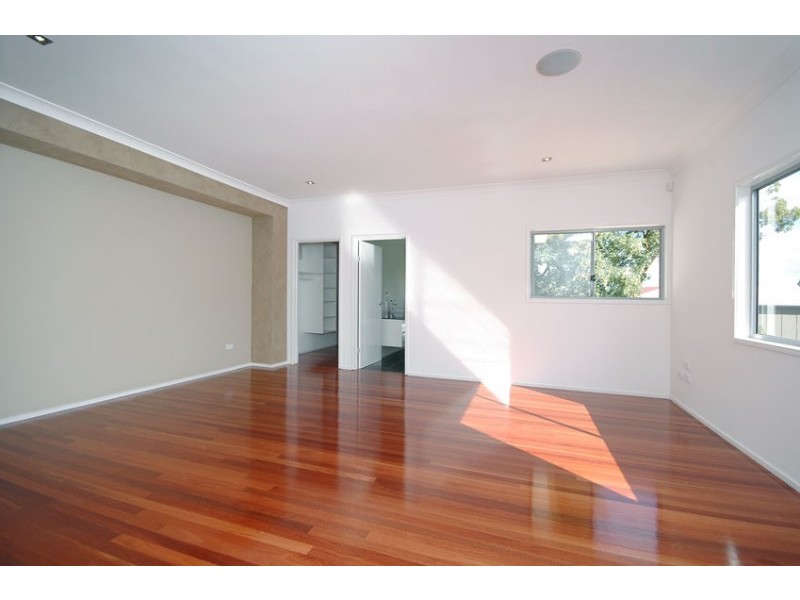 105 Strong Avenue, Graceville QLD 4075