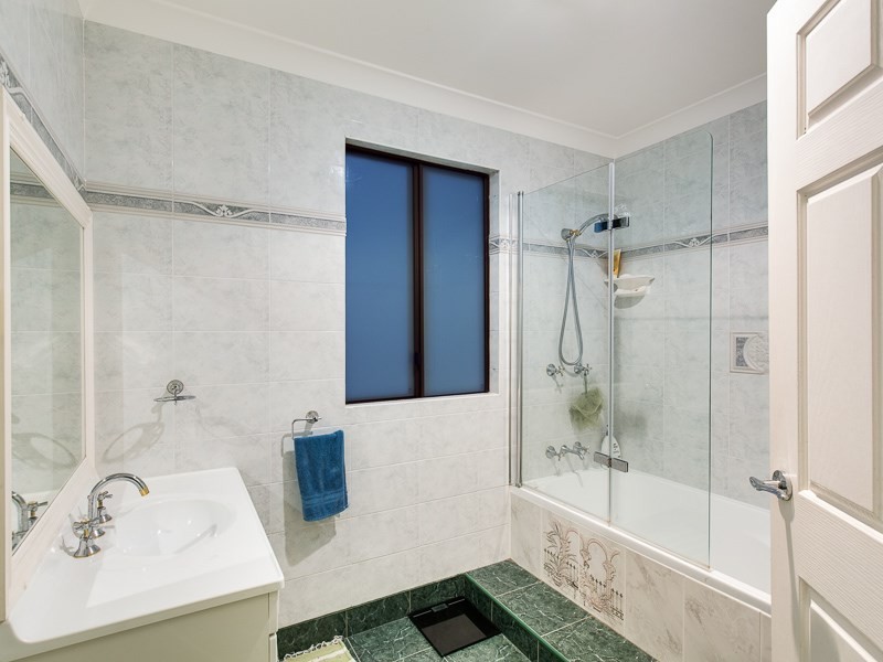 183 Hudson Road, Wooloowin QLD 4030