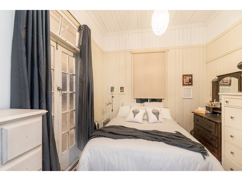 140 Sackville Street, Greenslopes QLD 4120