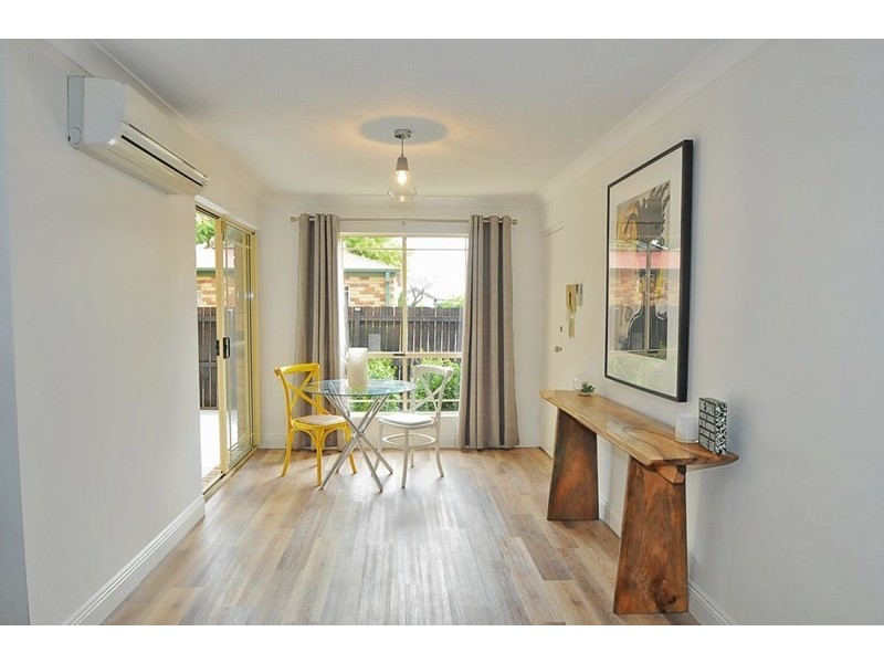 2/57 Bilyana Street, Balmoral QLD 4171