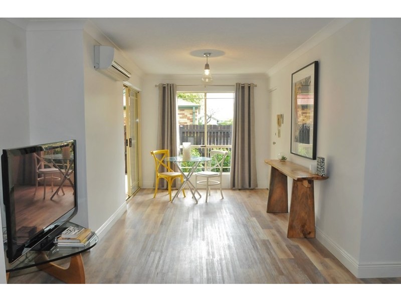 2/57 Bilyana Street, Balmoral QLD 4171