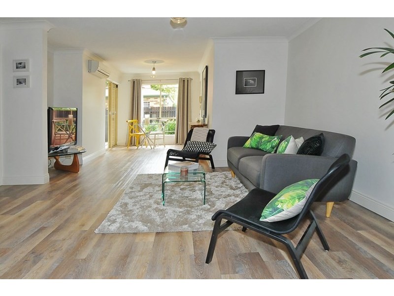 2/57 Bilyana Street, Balmoral QLD 4171