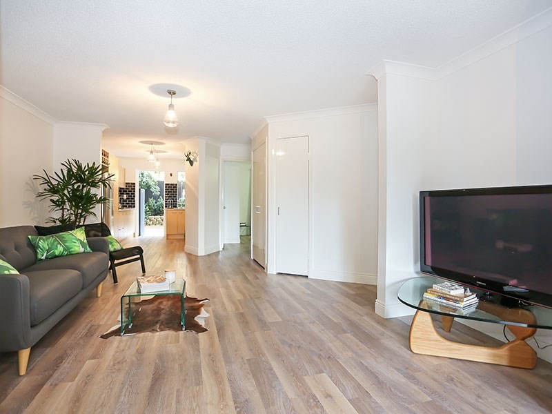 2/57 Bilyana Street, Balmoral QLD 4171