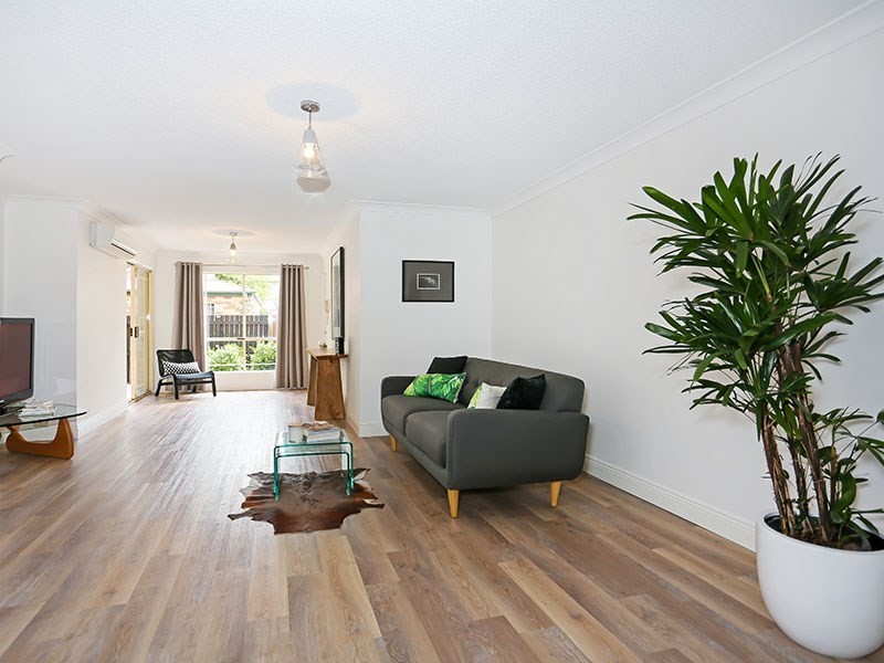 2/57 Bilyana Street, Balmoral QLD 4171